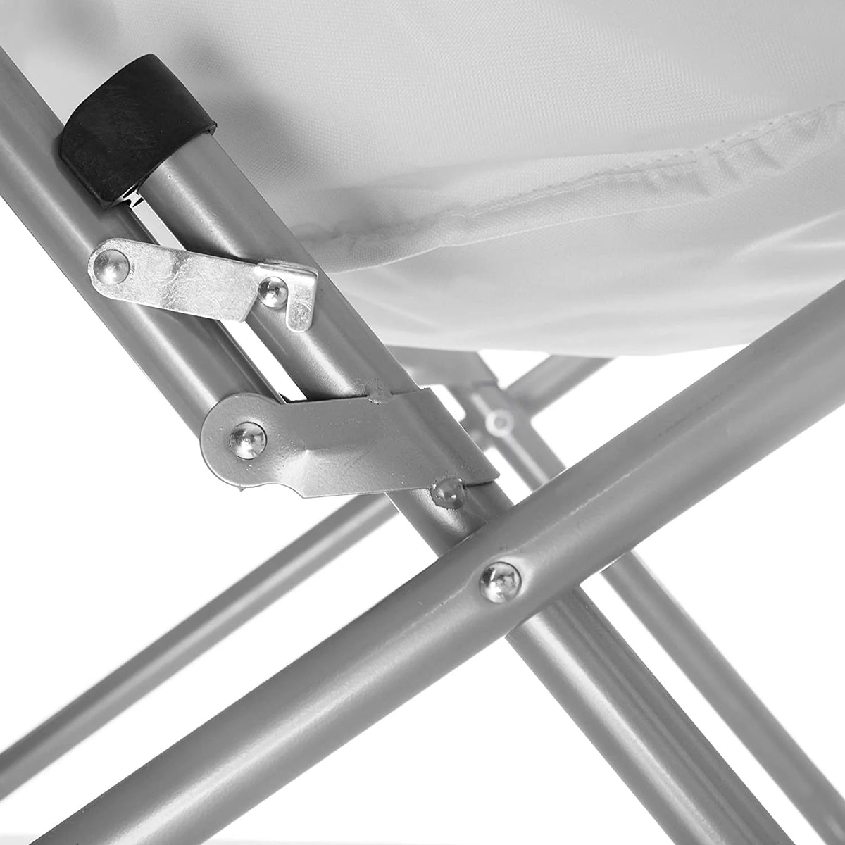 White Saucer Chair X689862
