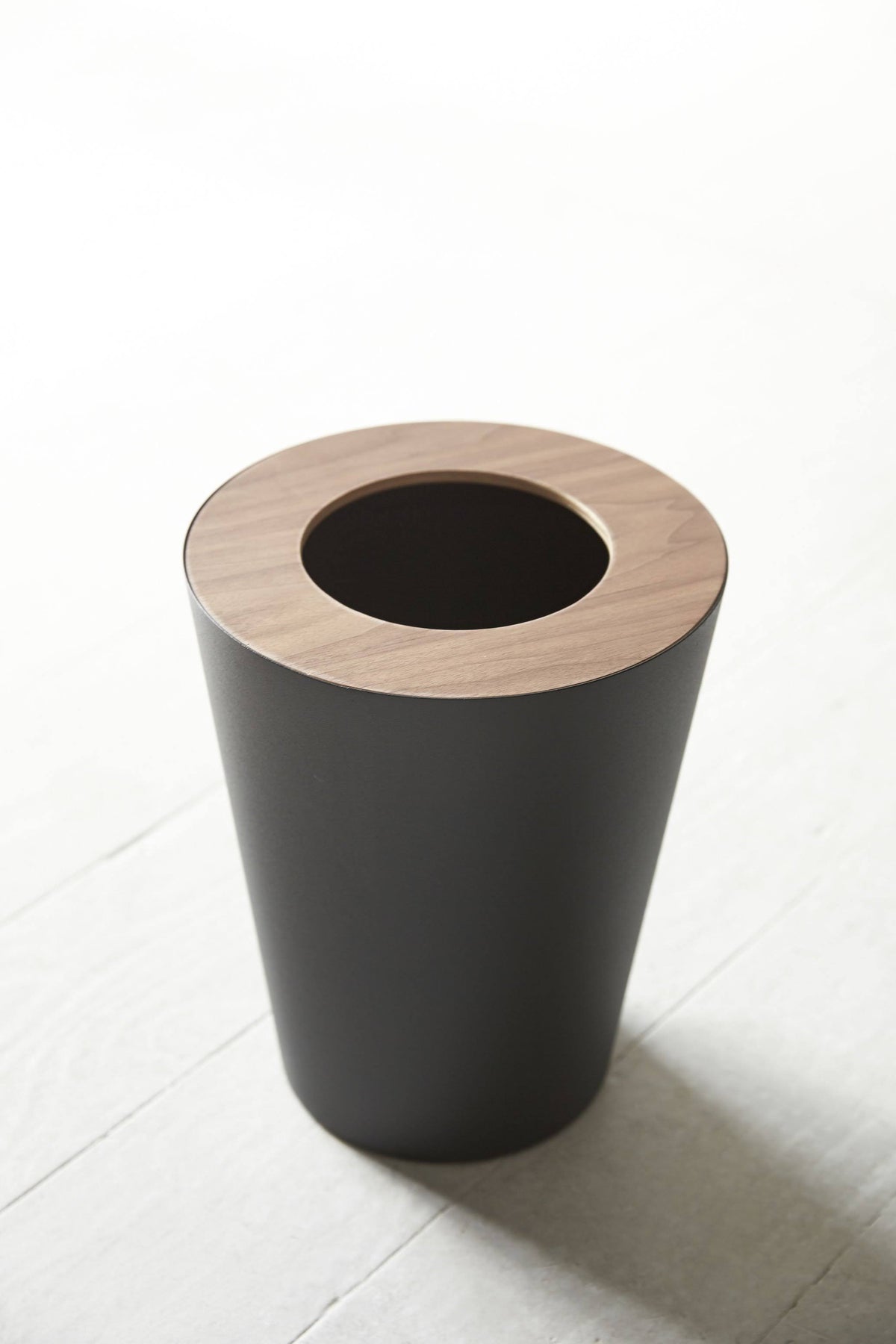 Black Round Trash Can I35899