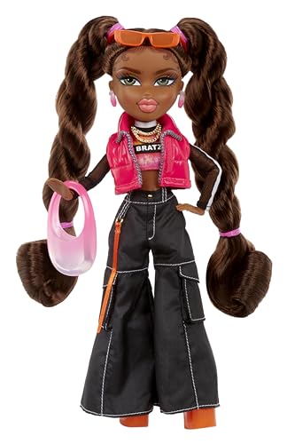 Sasha Fashion Doll with 10 Accessories and Poster U3857