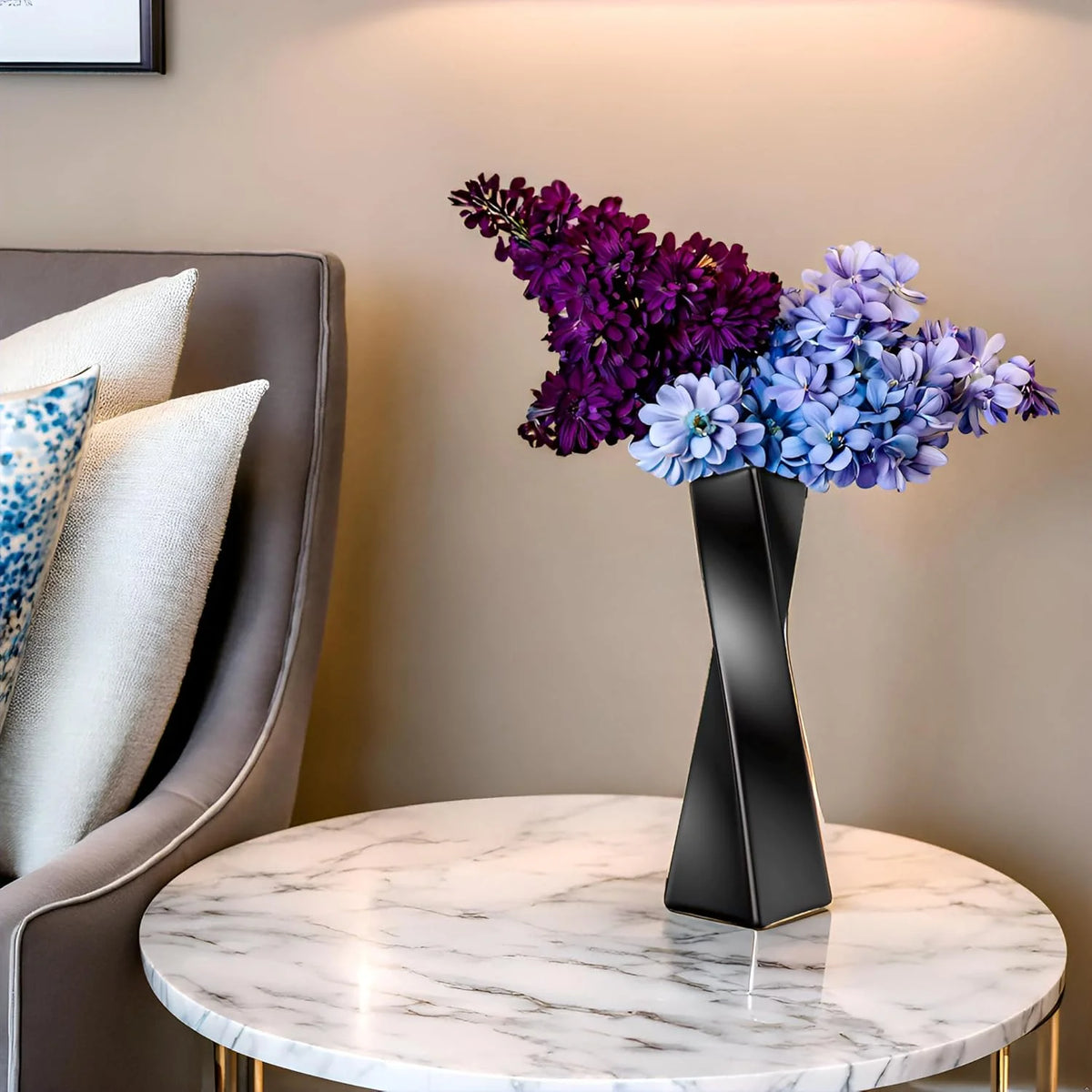 Black Ceramic Vase S26431