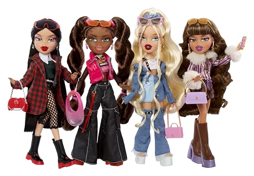 Sasha Fashion Doll with 10 Accessories and Poster U3857