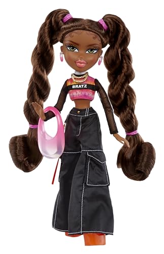 Sasha Fashion Doll with 10 Accessories and Poster U3857